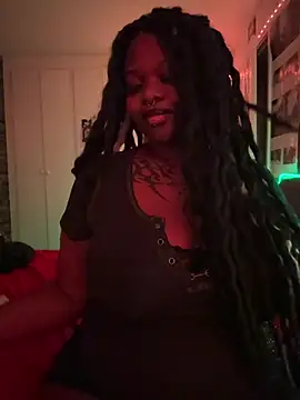 Snapshot of Nyla_xox chatting on 04/25/26, 11:24 Nyla xox online show from 04/25/26, 11:24