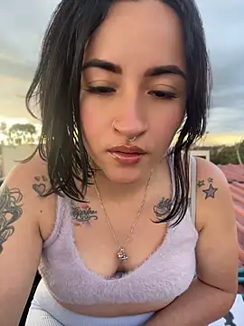 Snapshot of kimberly_peter chatting on 06/19/26, 10:25 kimberly peter online show from 06/19/26, 10:25