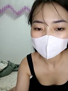 Snapshot of Xiangchuu chatting on 05/05/26, 05:38 Xiangchuu online show from 05/05/26, 05:38