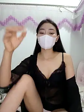 Snapshot of Xiangchuu chatting on 05/11/26, 02:24 Xiangchuu online show from 05/11/26, 02:24