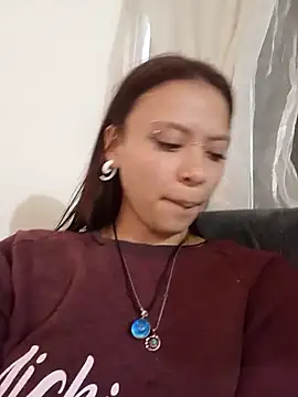 Snapshot of AuroraaMoonn chatting on 04/02/26, 04:30 AuroraaMoonn online show from 04/02/26, 04:30