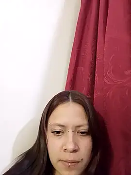 Snapshot of AuroraaMoonn chatting on 04/02/26, 11:44 AuroraaMoonn online show from 04/02/26, 11:44