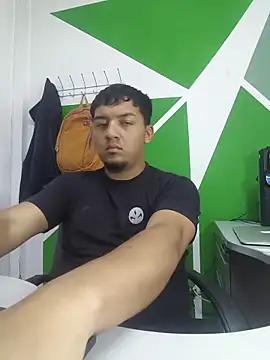 Snapshot of Itsdavidxxx chatting on 04/14/26, 01:05 Itsdavidxxx online show from 04/14/26, 01:05