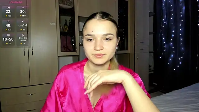 Snapshot of HoneyBunnyy_ chatting on 04/04/26, 07:31 HoneyBunnyy online show from 04/04/26, 07:31