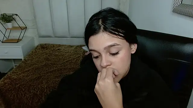 Snapshot of mia_velvetk chatting on 04/11/26, 07:45 mia velvetk online show from 04/11/26, 07:45