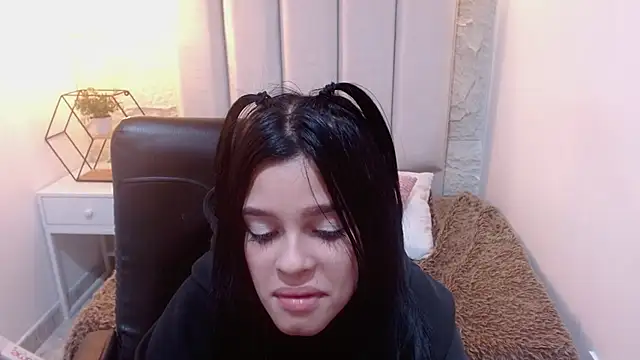 Snapshot of mia_velvetk chatting on 04/10/26, 07:48 mia velvetk online show from 04/10/26, 07:48