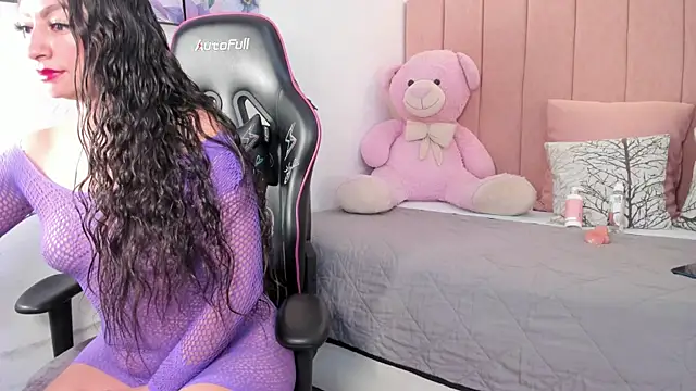 natalia vela online show from 06/17/26, 01:21