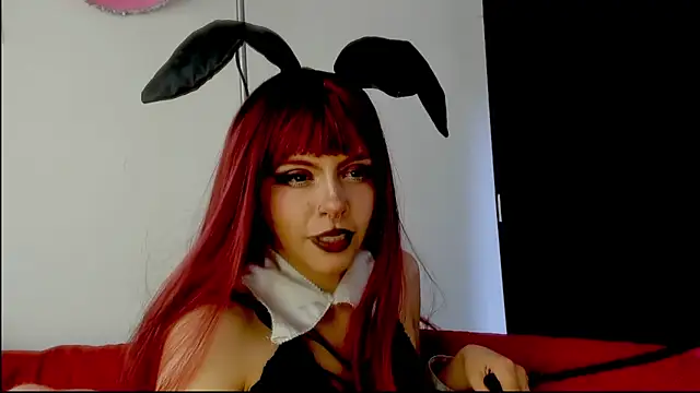 Snapshot of Nyxara- chatting on 05/24/26, 05:24 Nyxara- online show from 05/24/26, 05:24