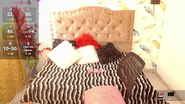 Snapshot of Luna-Foxx chatting on 03/30/26, 07:37 Luna-Foxx online show from 03/30/26, 07:37