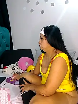 Snapshot of antonelamistresxxx chatting on 06/12/26, 12:41 antonelamistresxxx online show from 06/12/26, 12:41