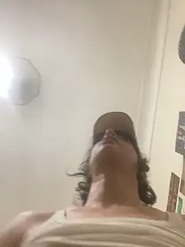 Snapshot of Ashwak_trans chatting on 04/05/26, 01:12 Ashwak trans online show from 04/05/26, 01:12