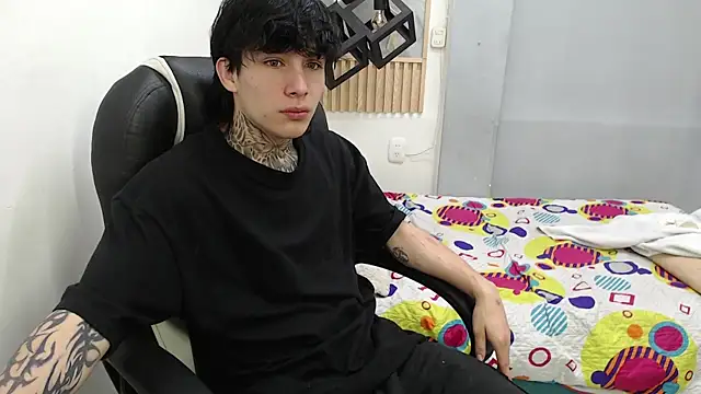 naty 18 online show from 04/19/26, 06:36