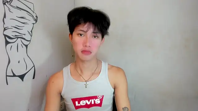 Snapshot of luxurioux_blake chatting on 04/13/26, 03:38 luxurioux blake online show from 04/13/26, 03:38