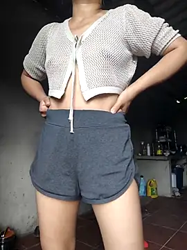 xinhxinh-cute online show from 05/16/26, 10:36
