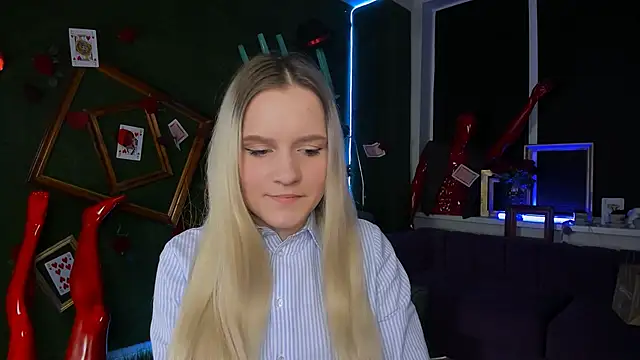 Snapshot of SherriButlers chatting on 04/11/26, 09:13 SherriButlers online show from 04/11/26, 09:13