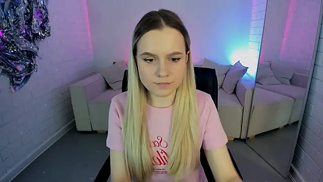 Snapshot of SherriButlers chatting on 04/03/26, 09:27 SherriButlers online show from 04/03/26, 09:27