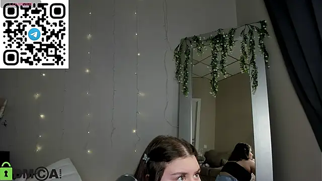 Maya Raay online show from 05/17/26, 01:27