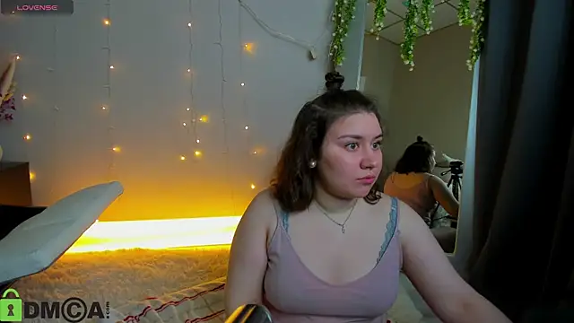 Maya Raay online show from 05/04/26, 01:09