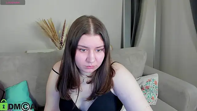 Snapshot of Maya_Raay chatting on 04/04/26, 01:12 Maya Raay online show from 04/04/26, 01:12