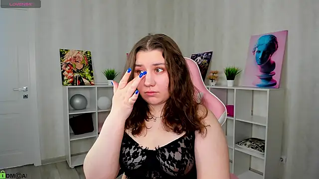 Snapshot of Maya_Raay chatting on 04/07/26, 01:07 Maya Raay online show from 04/07/26, 01:07