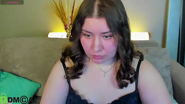 Snapshot of Maya_Raay chatting on 04/10/26, 01:12 Maya Raay online show from 04/10/26, 01:12