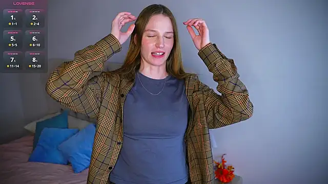 Snapshot of KarieEisenberg chatting on 04/06/26, 01:12 KarieEisenberg online show from 04/06/26, 01:12