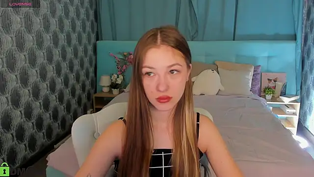 Miss Shanel online show from 04/11/26, 01:02