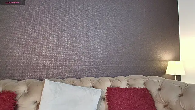 Snapshot of mily__gv chatting on 04/15/26, 12:42 mily gv online show from 04/15/26, 12:42