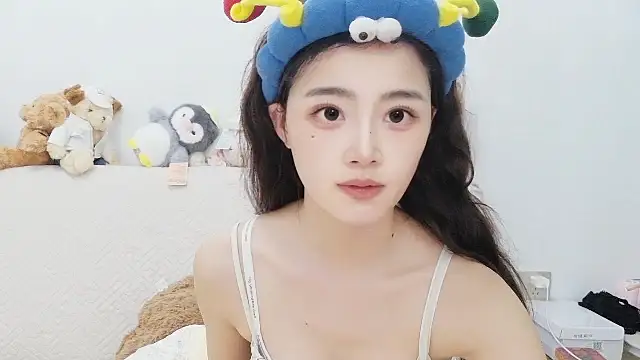 Snapshot of cc-8 chatting on 04/08/26, 03:13 cc-8 online show from 04/08/26, 03:13