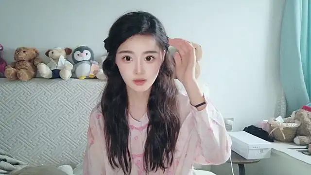 Snapshot of cc-8 chatting on 04/10/26, 09:49 cc-8 online show from 04/10/26, 09:49