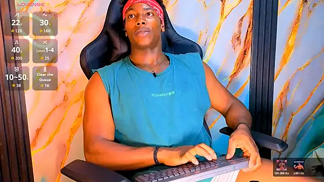 Snapshot of maxmuscle10 chatting on 04/12/26, 03:54 maxmuscle10 online show from 04/12/26, 03:54