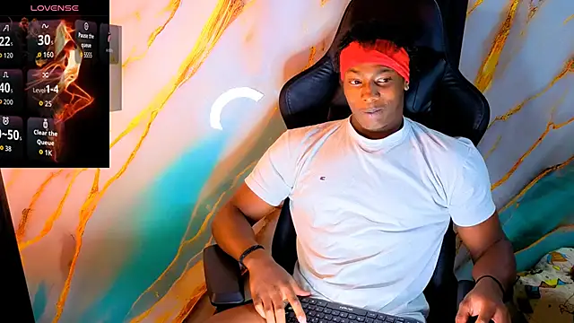 Snapshot of maxmuscle10 chatting on 03/29/26, 12:51 maxmuscle10 online show from 03/29/26, 12:51