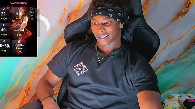 Snapshot of maxmuscle10 chatting on 03/26/26, 08:40 maxmuscle10 online show from 03/26/26, 08:40