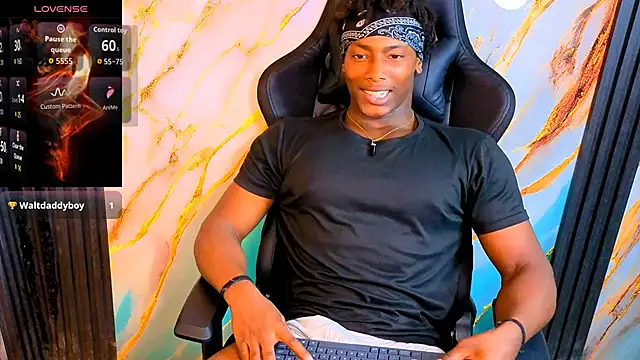 Snapshot of maxmuscle10 chatting on 04/03/26, 06:25 maxmuscle10 online show from 04/03/26, 06:25