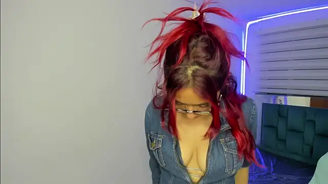 Sara Red X online show from 04/30/26, 10:03