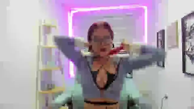 Sara Red X online show from 04/18/26, 03:42