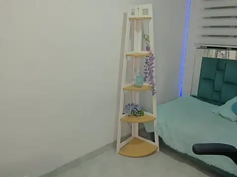 Snapshot of Sara_Red_X chatting on 04/09/26, 03:30 Sara Red X online show from 04/09/26, 03:30