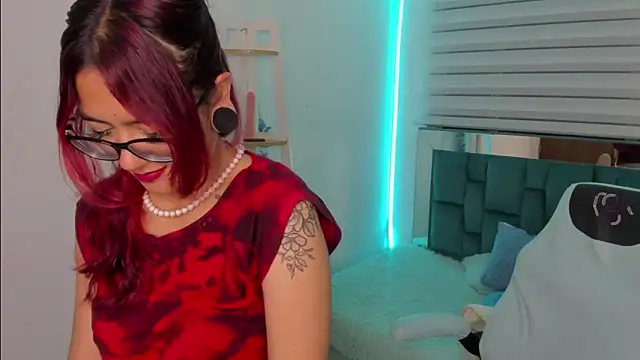 Sara Red X online show from 05/21/26, 03:26