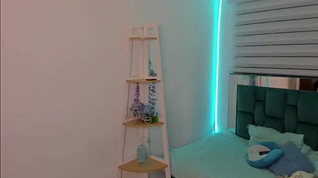 Sara Red X online show from 05/27/26, 03:14
