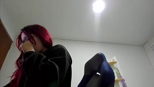 Snapshot of Sara_Red_X chatting on 03/30/26, 07:32 Sara Red X online show from 03/30/26, 07:32