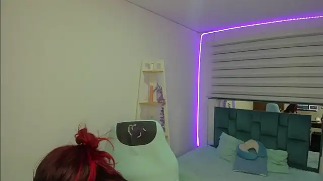 Sara Red X online show from 04/28/26, 03:44