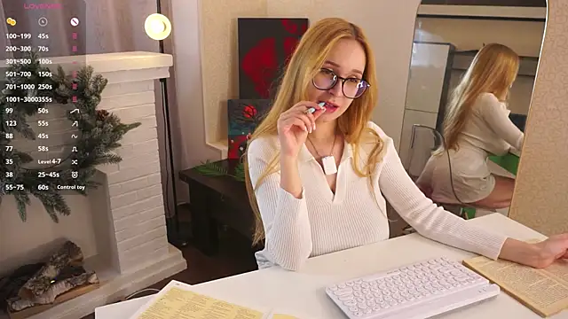 Snapshot of BeckiHoffer chatting on 04/13/26, 06:01 BeckiHoffer online show from 04/13/26, 06:01