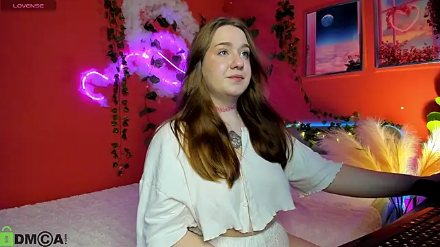 Snapshot of Lilit_Sinful chatting on 04/04/26, 11:28 Lilit Sinful online show from 04/04/26, 11:28