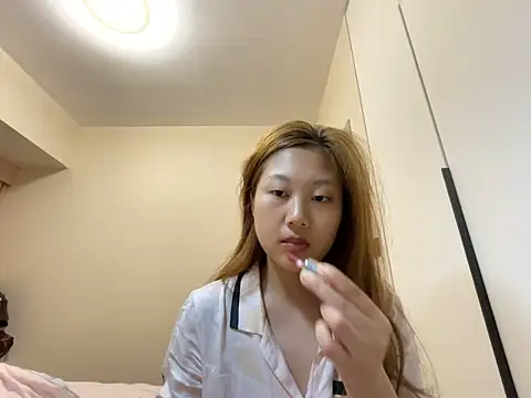 tutu512 online show from 05/18/26, 03:06