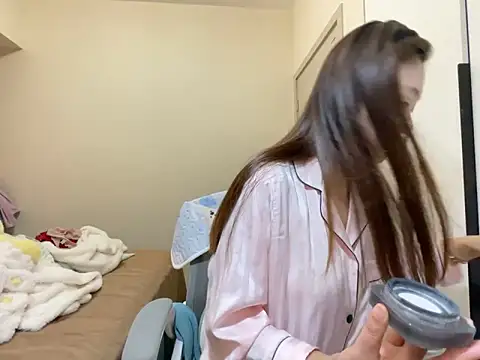 Snapshot of tutu512 chatting on 04/04/26, 06:09 tutu512 online show from 04/04/26, 06:09