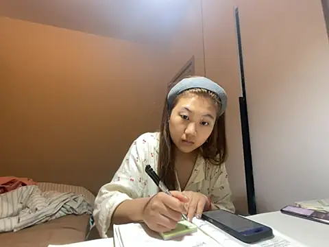 tutu512 online show from 04/18/26, 07:07