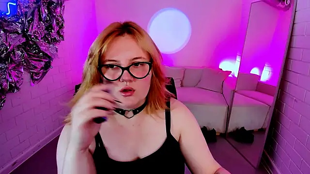 KathyBriggs online show from 07/12/26, 09:10