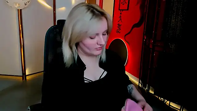 KathyBriggs online show from 04/28/26, 05:23