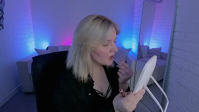 KathyBriggs online show from 04/18/26, 05:54