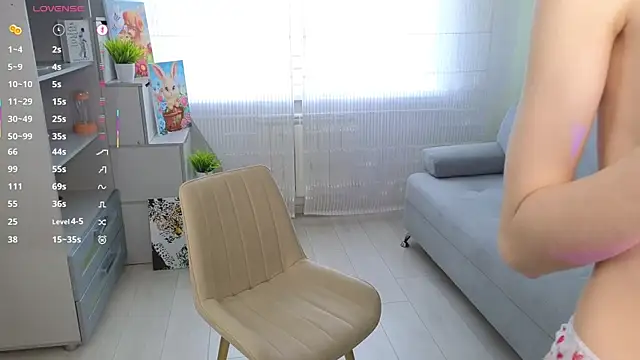 TulaHilst online show from 04/11/26, 07:45